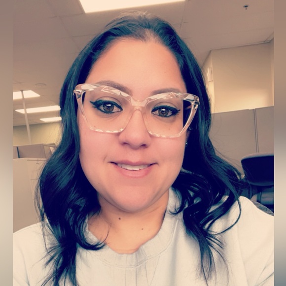 Meet your Posher, Amanda - Picture 1 of 1